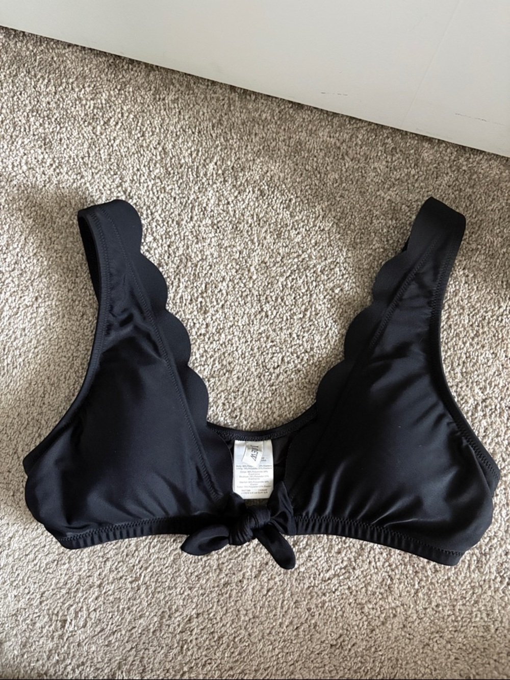 J Crew Women’s Scalloped Tie-Front Bikini Top- Black